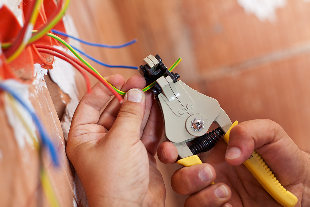 Consult An Emergency Electrician To Determine If Your House Need A Full Electrical Rewiring | Grapevine, TX